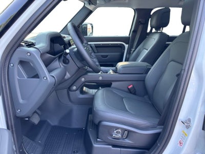 2025 Land Rover Defender X-Dynamic SE