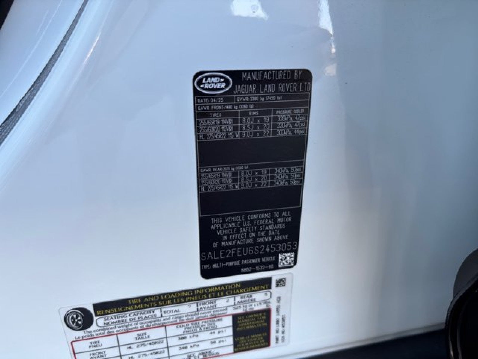 2025 Land Rover Defender X-Dynamic SE