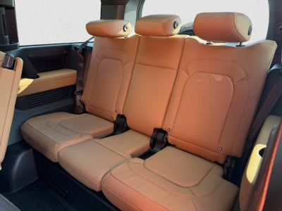 2026 Land Rover Defender X-Dynamic SE