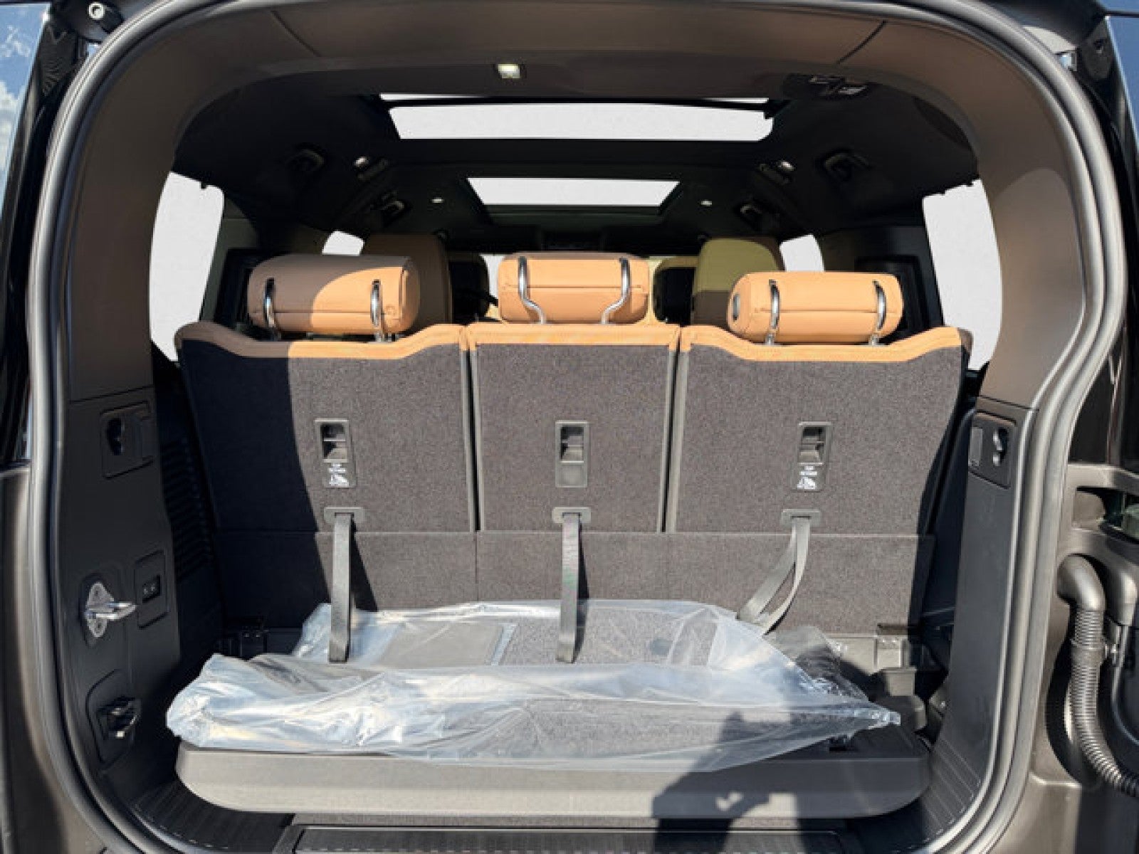 2026 Land Rover Defender X-Dynamic SE