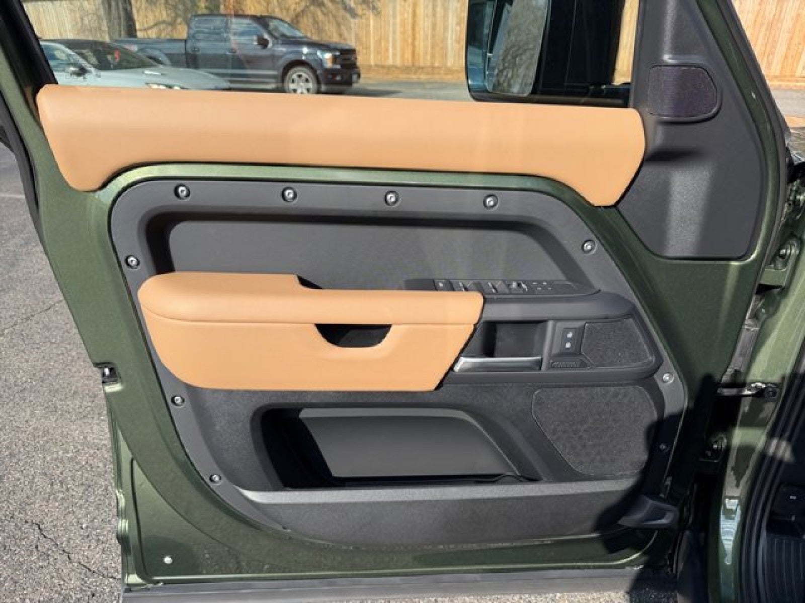 2026 Land Rover Defender X-Dynamic SE