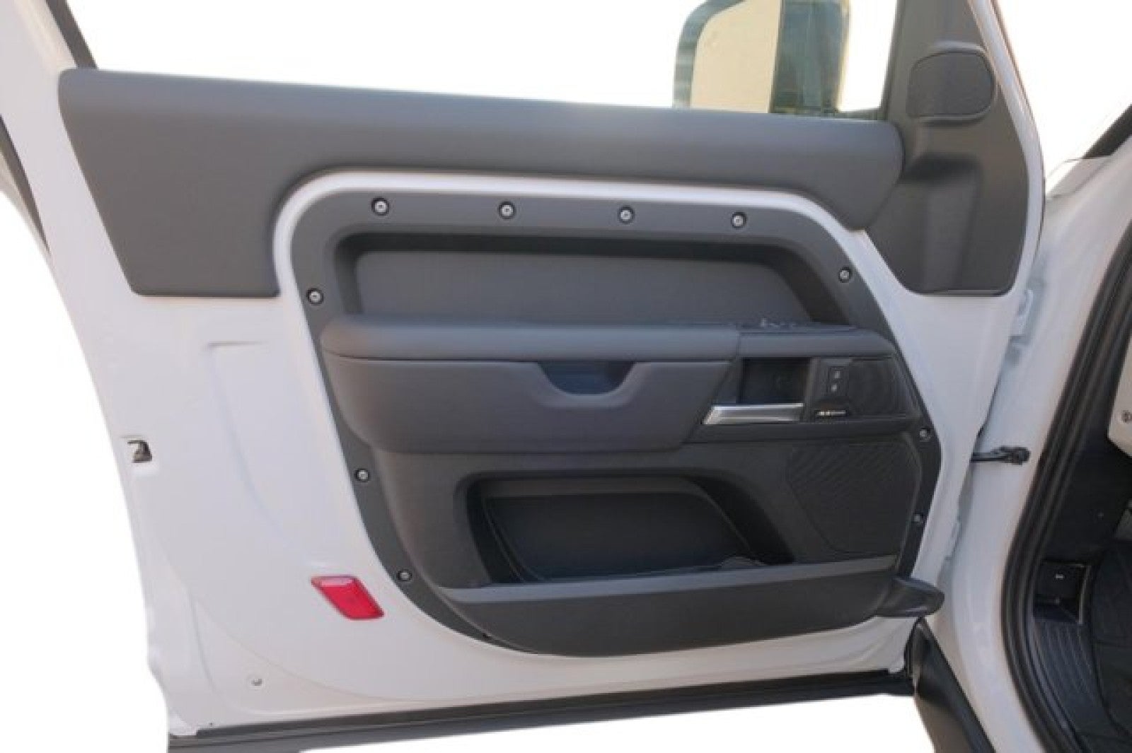 2025 Land Rover Defender S