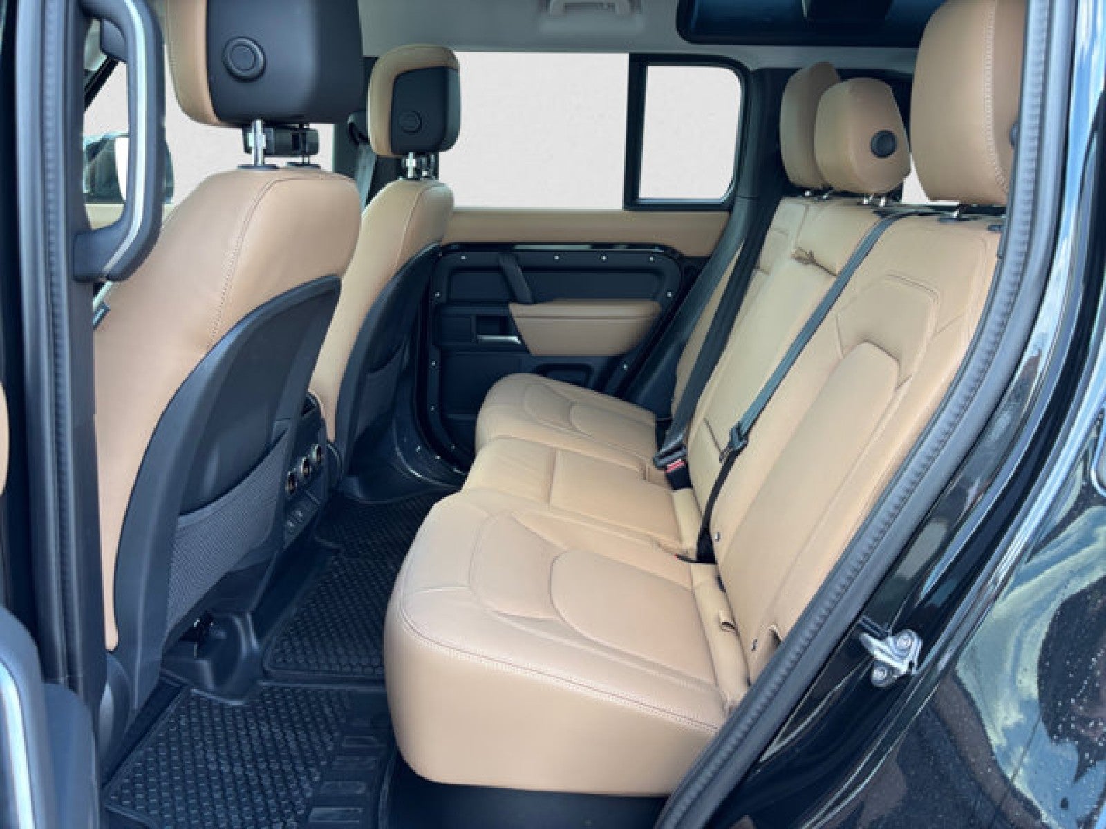 2025 Land Rover Defender S