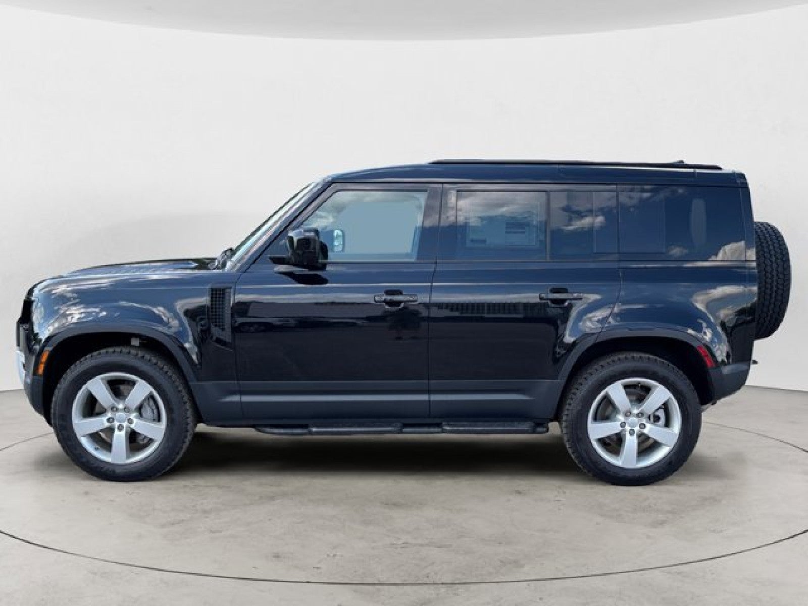 2025 Land Rover Defender S