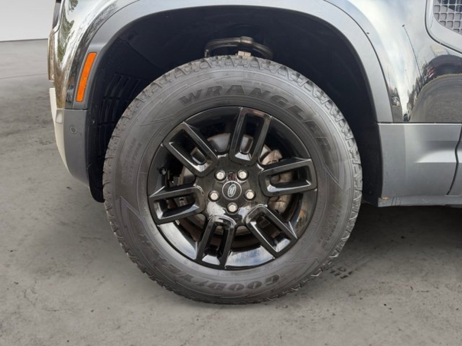 2023 Land Rover Defender S