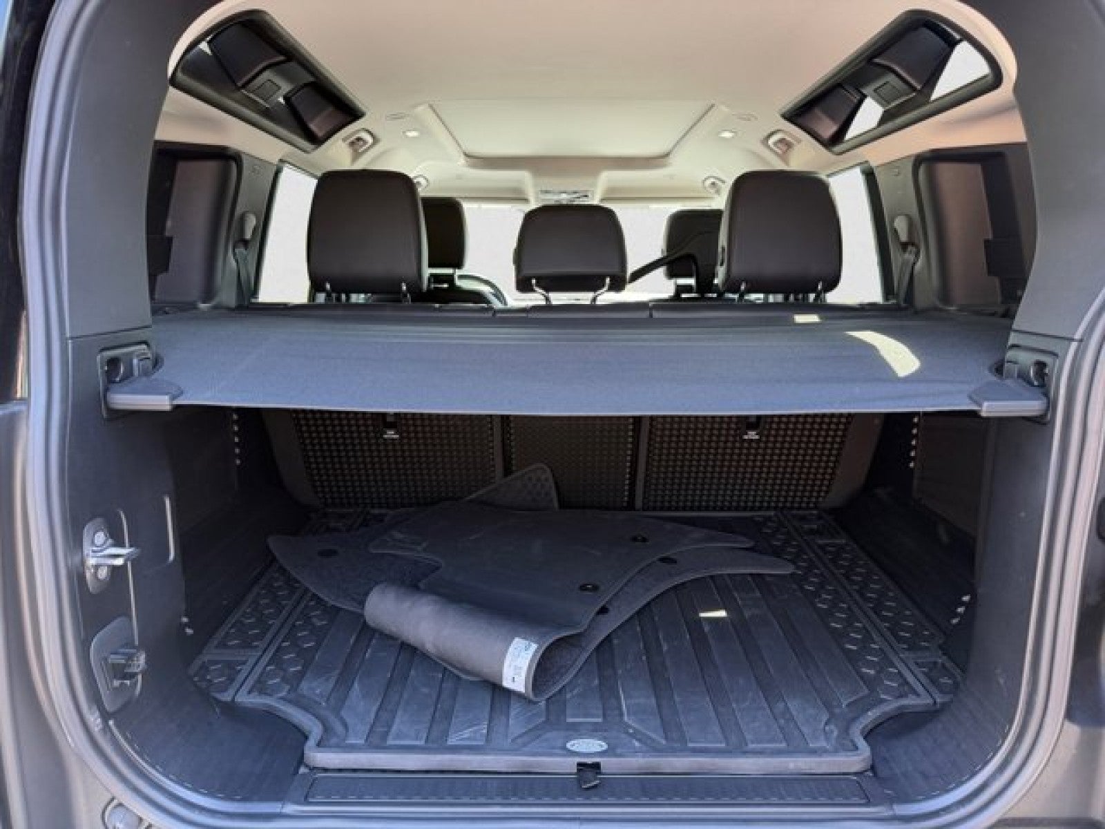 2024 Land Rover Defender 110 S