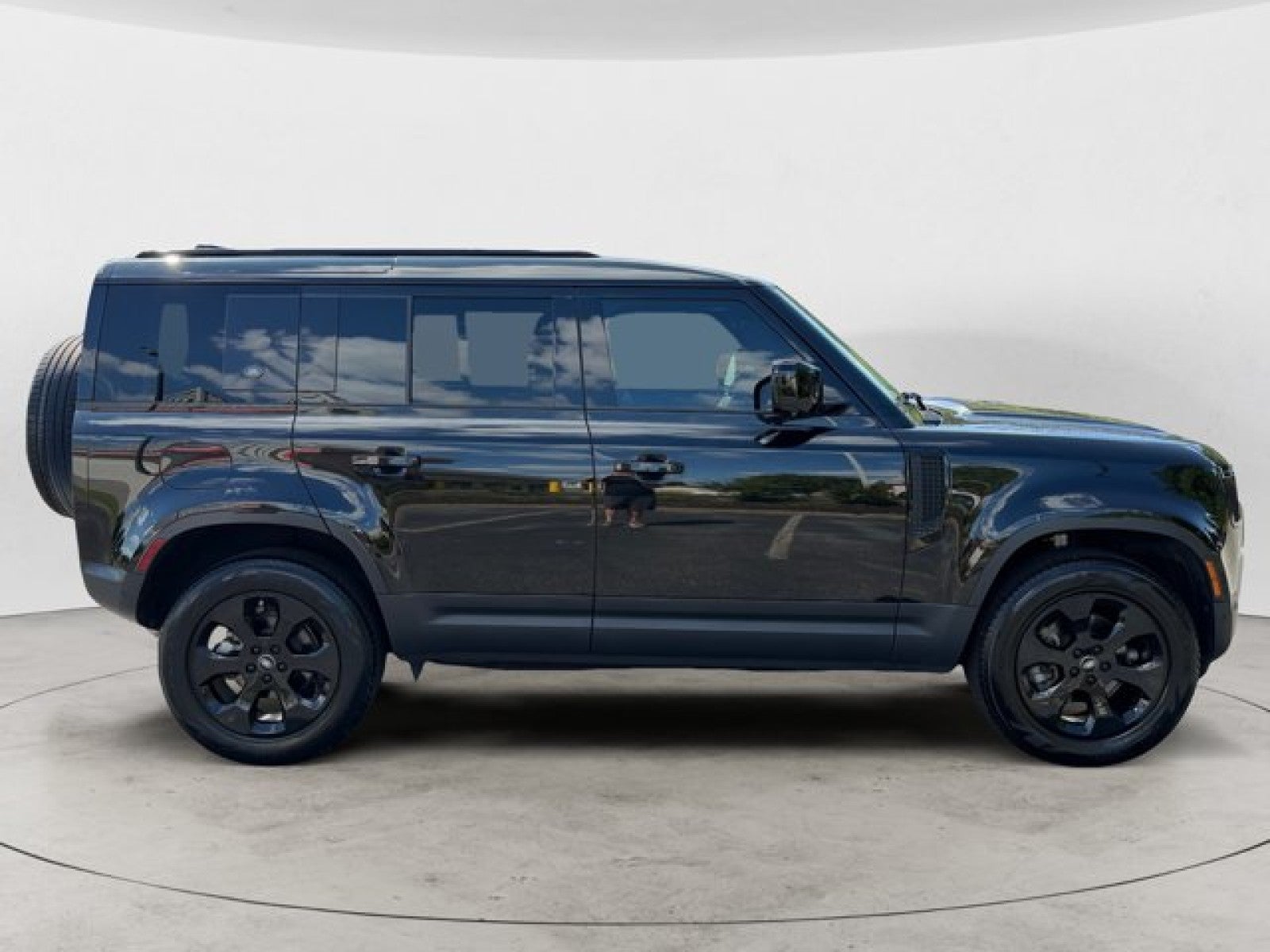 2024 Land Rover Defender S