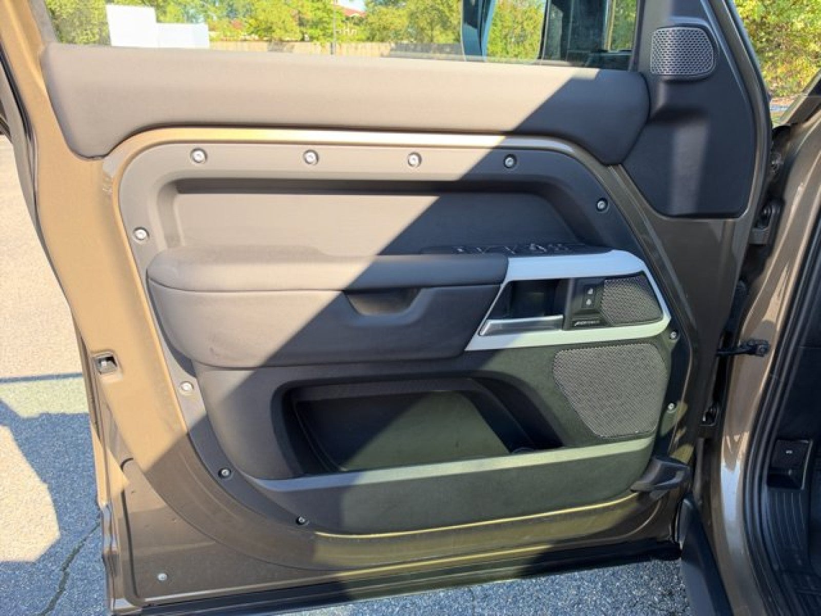 2024 Land Rover Defender S