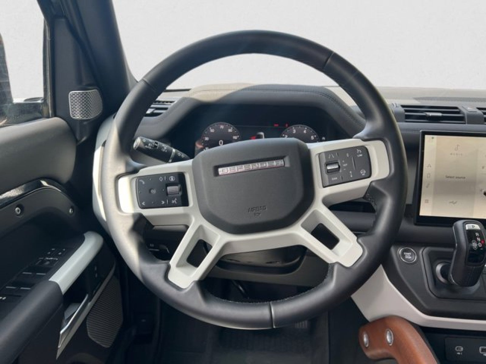 2024 Land Rover Defender S