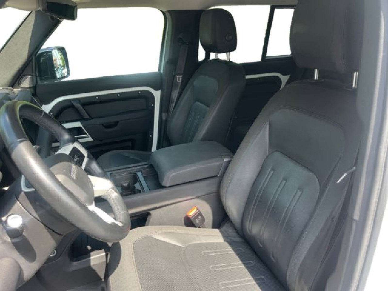 2020 Land Rover Defender SE