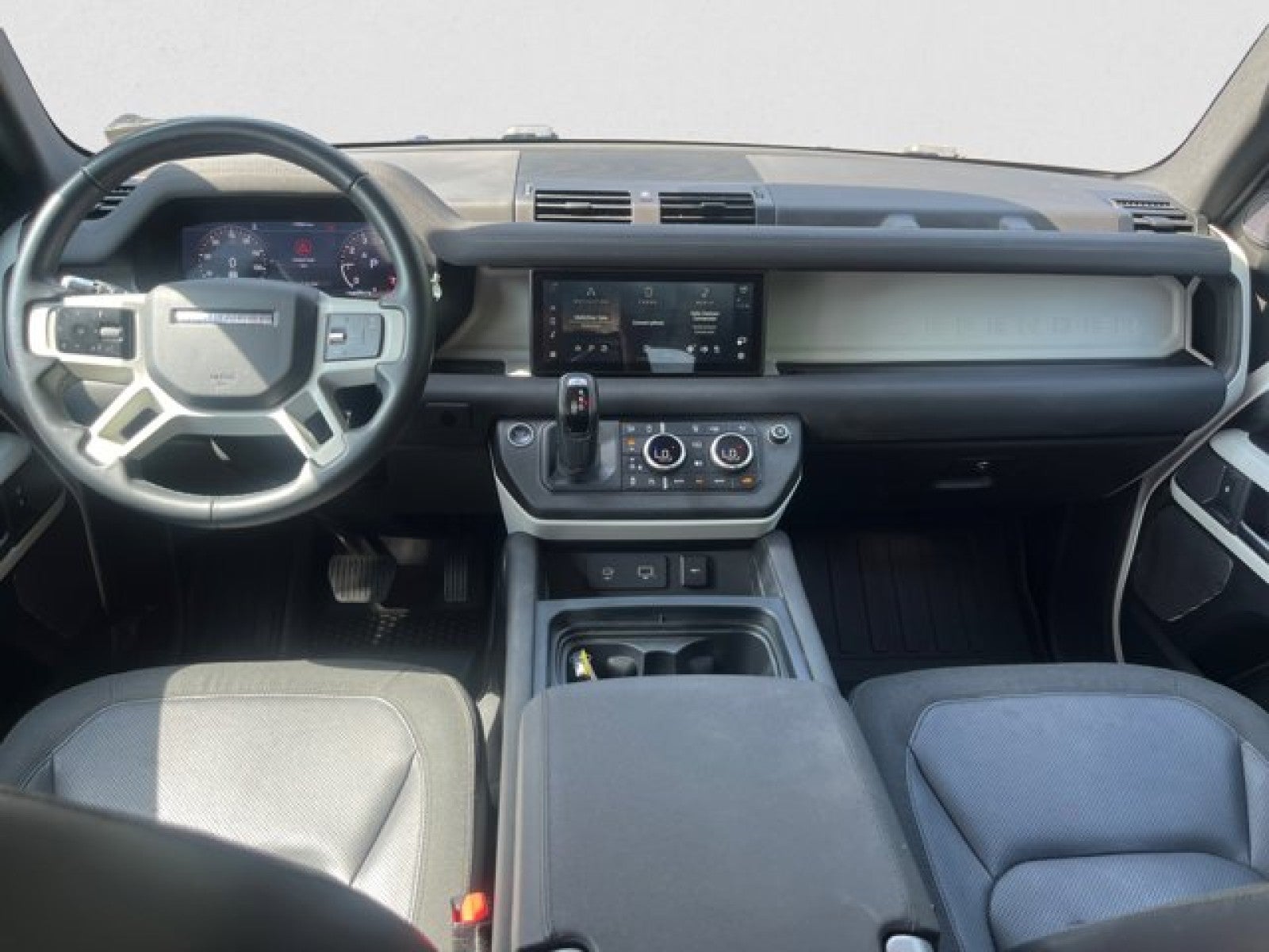 2020 Land Rover Defender SE