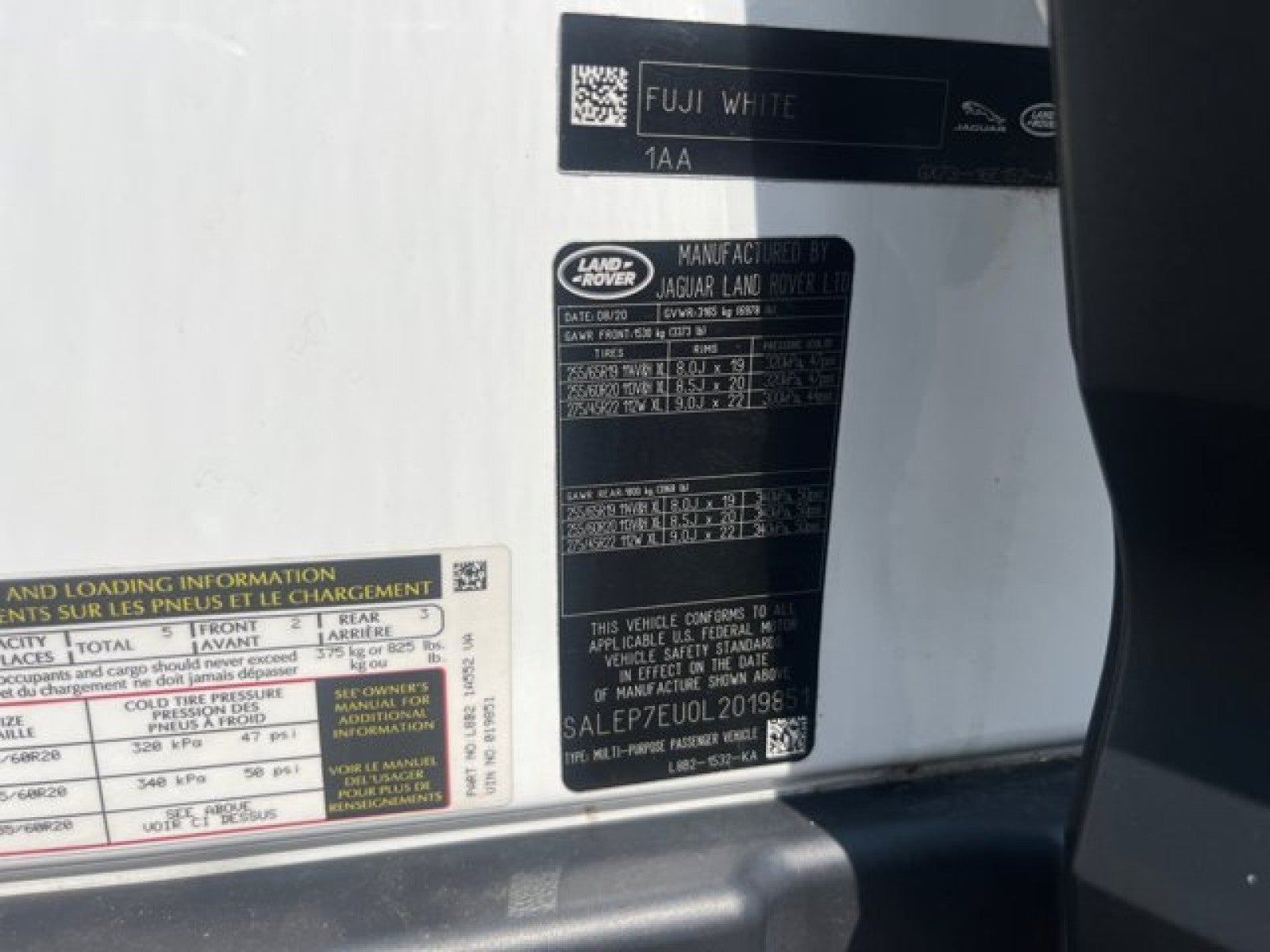 2020 Land Rover Defender SE