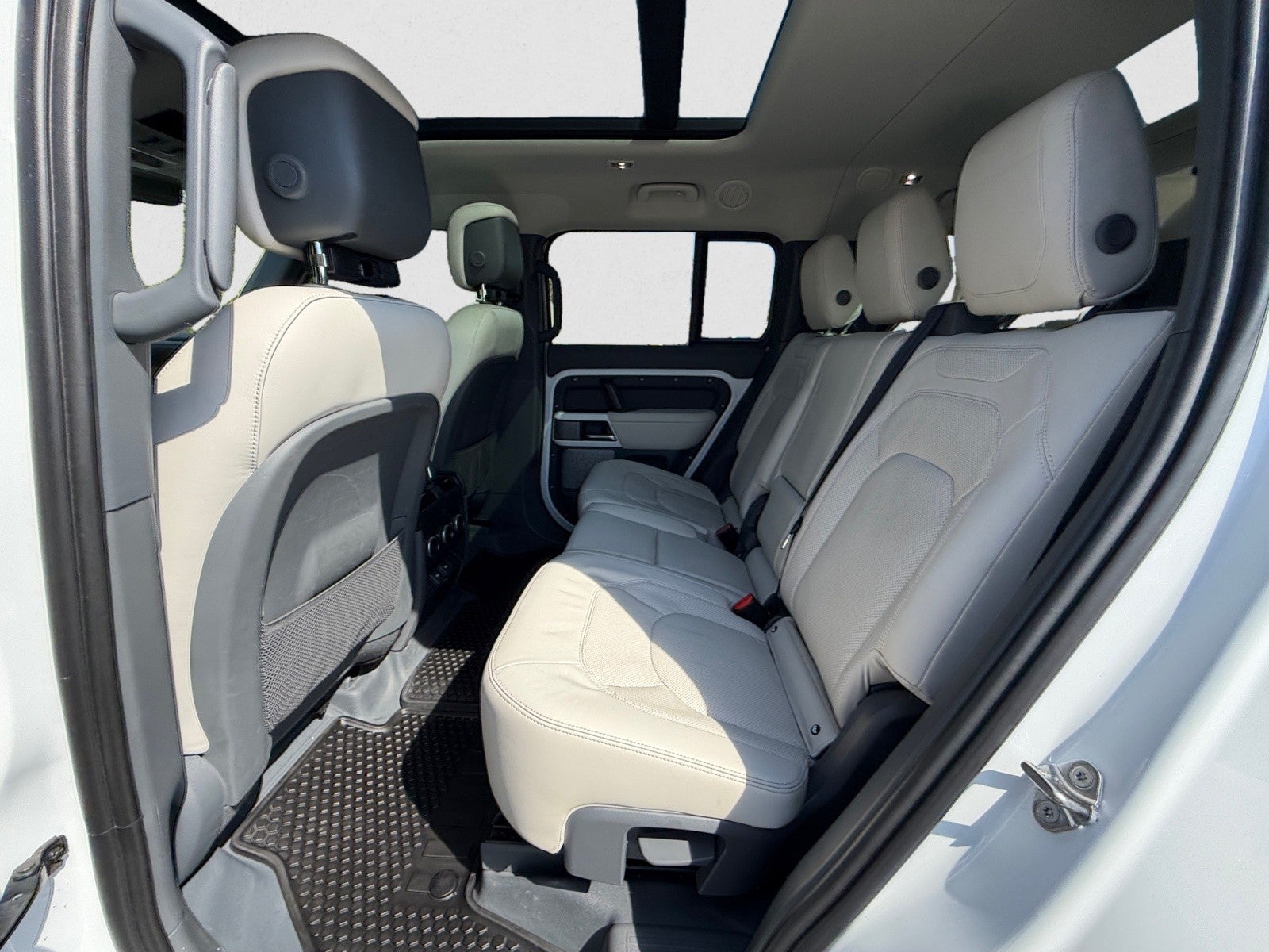 2023 Land Rover Defender First Edition 130