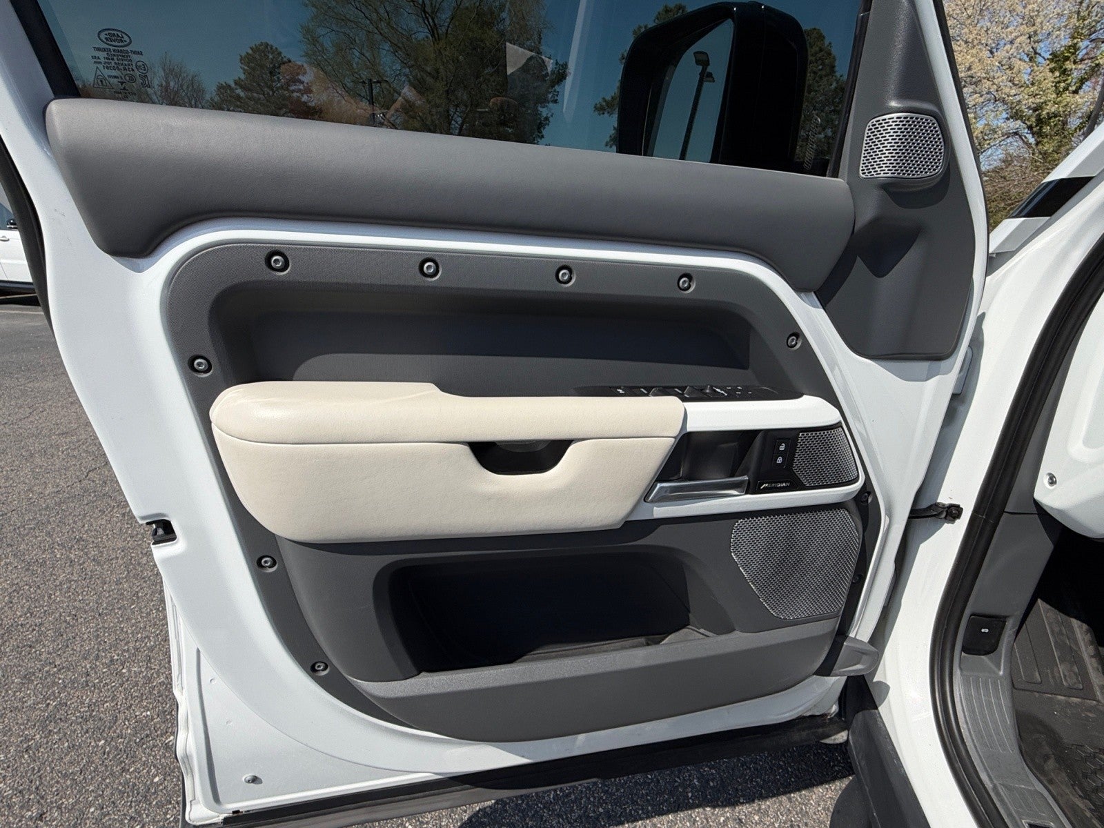 2023 Land Rover Defender First Edition 130