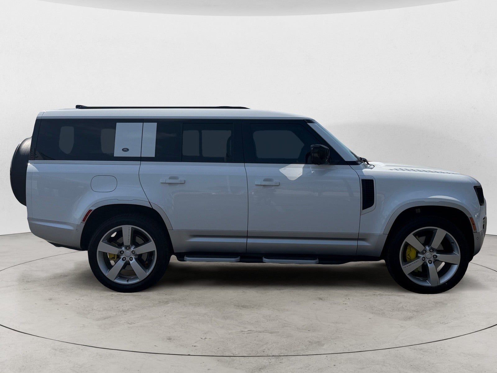 2023 Land Rover Defender First Edition 130