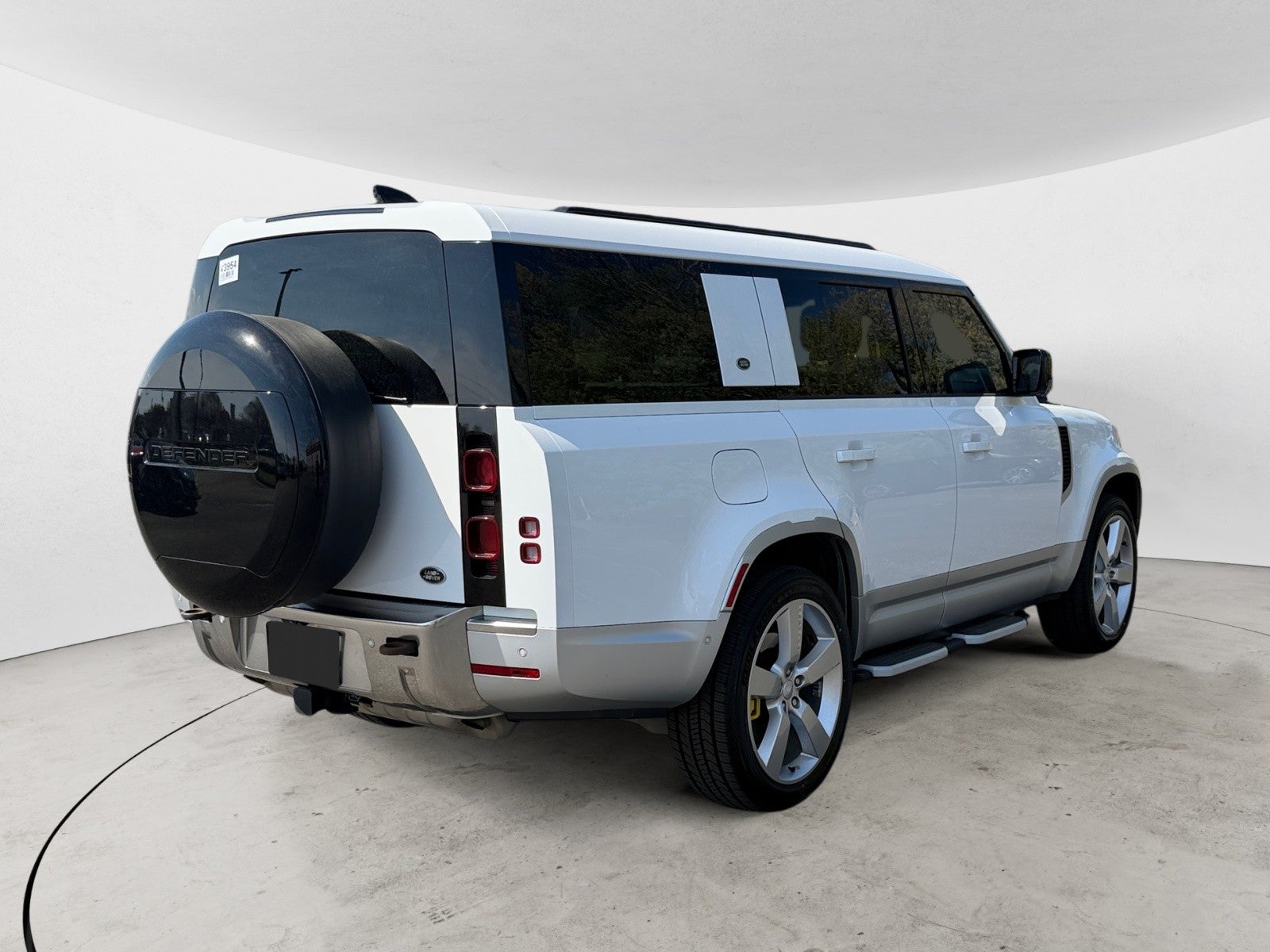 2023 Land Rover Defender First Edition 130