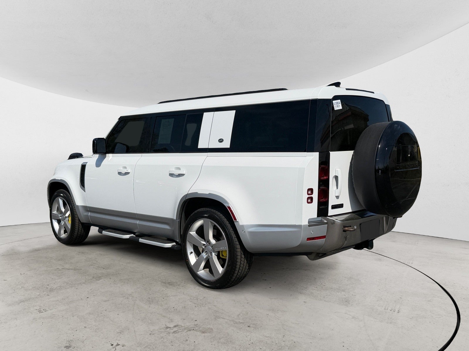 2023 Land Rover Defender First Edition 130