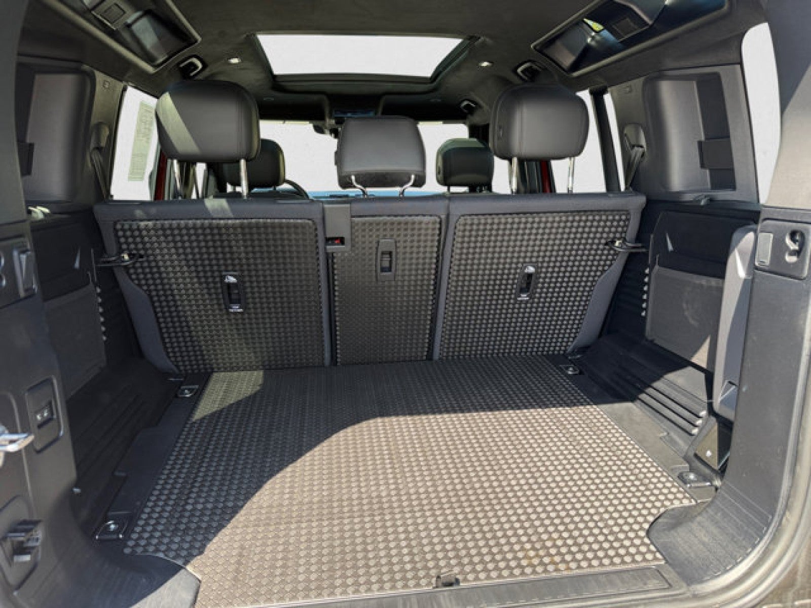 2025 Land Rover Defender Sedona Red Edition