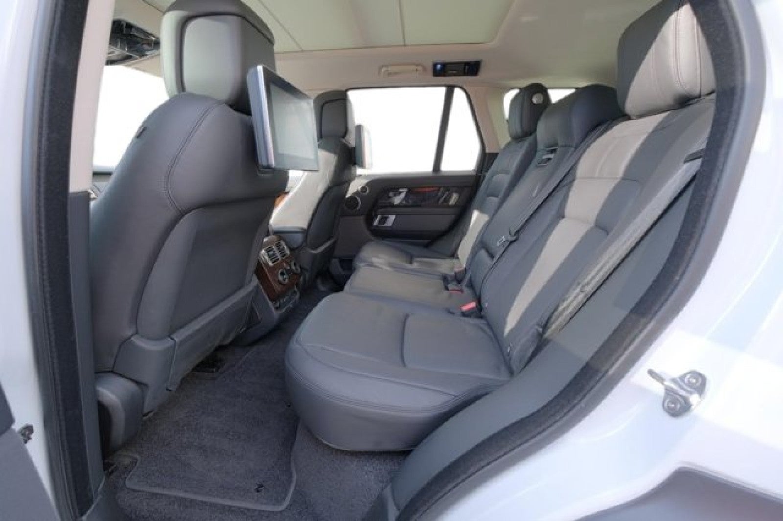 2021 Land Rover Range Rover Westminster | Rear Entertainment