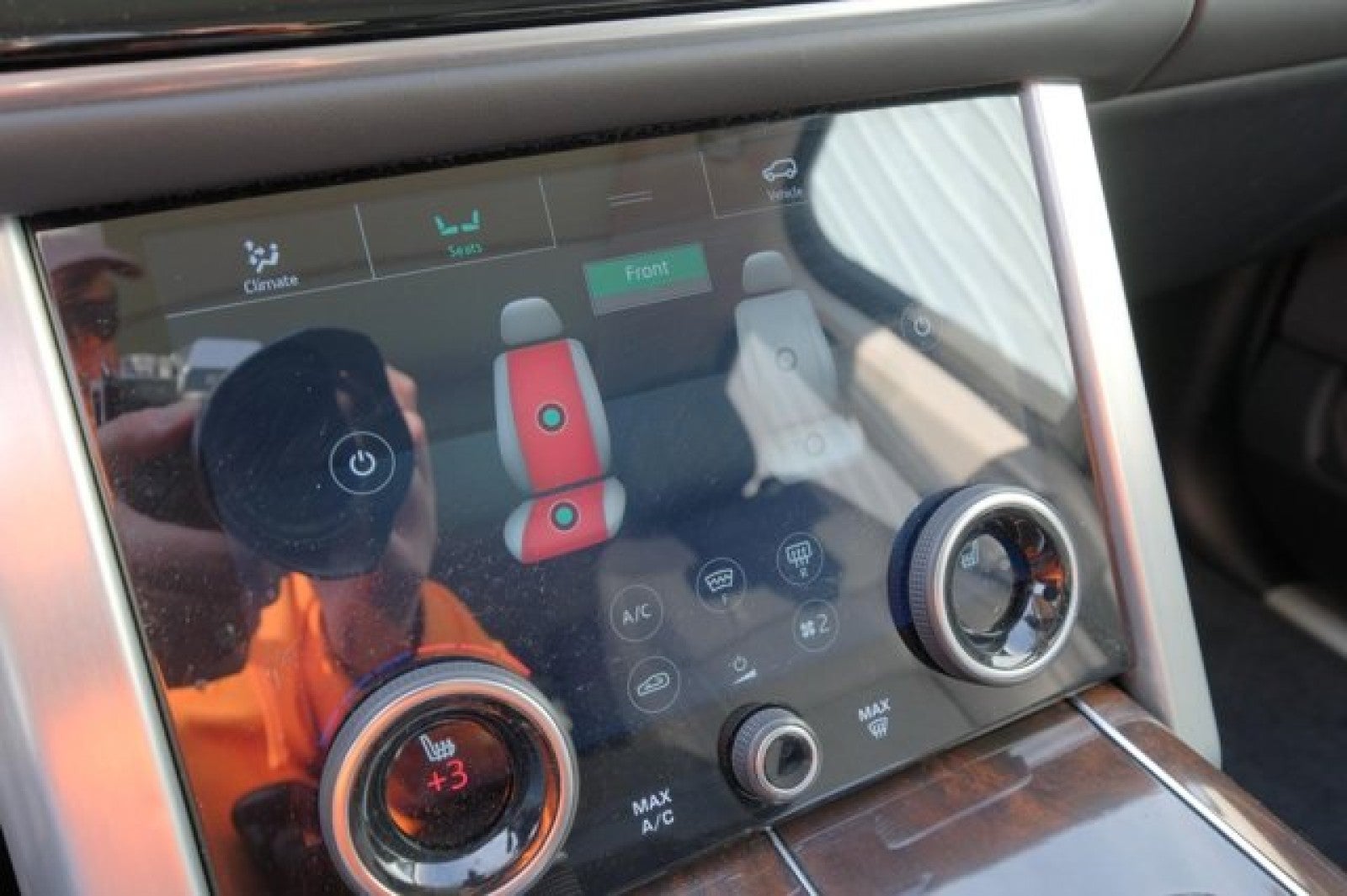 2021 Land Rover Range Rover Westminster | Rear Entertainment