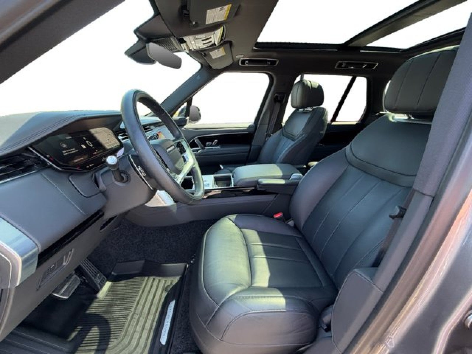 2025 Land Rover Range Rover SE