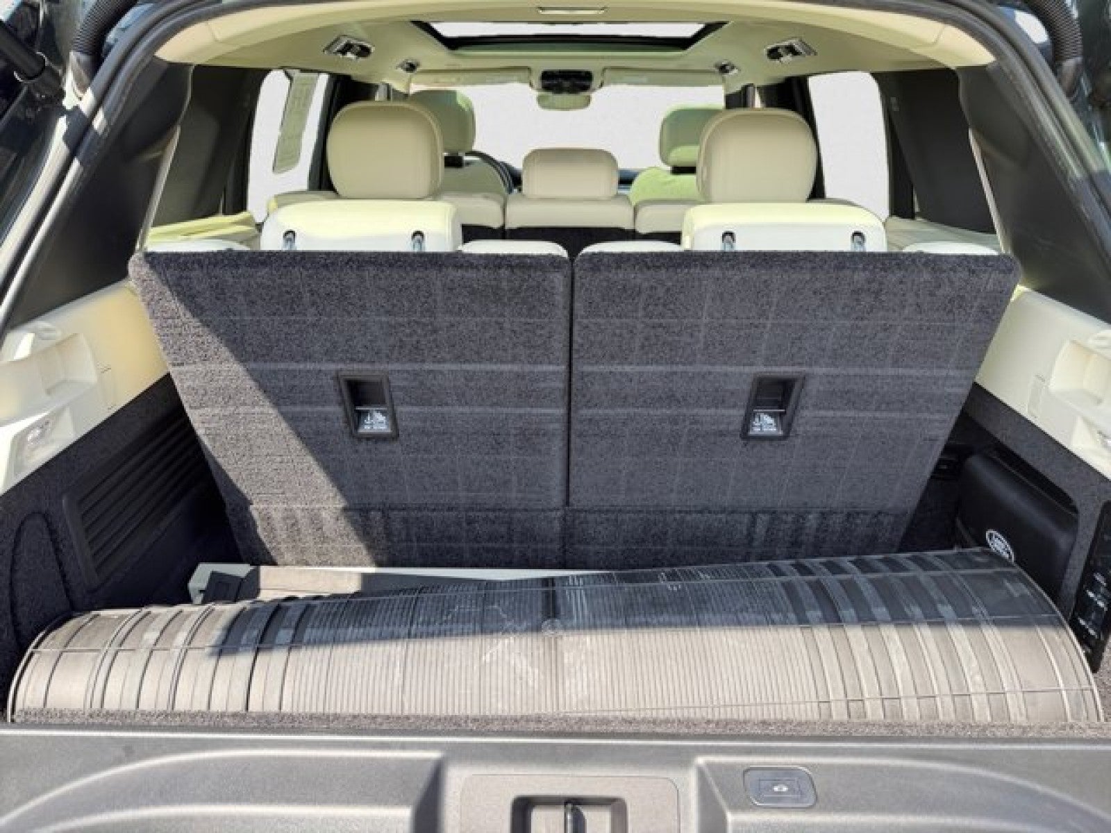 2023 Land Rover Range Rover SE LWB | 7 Seats