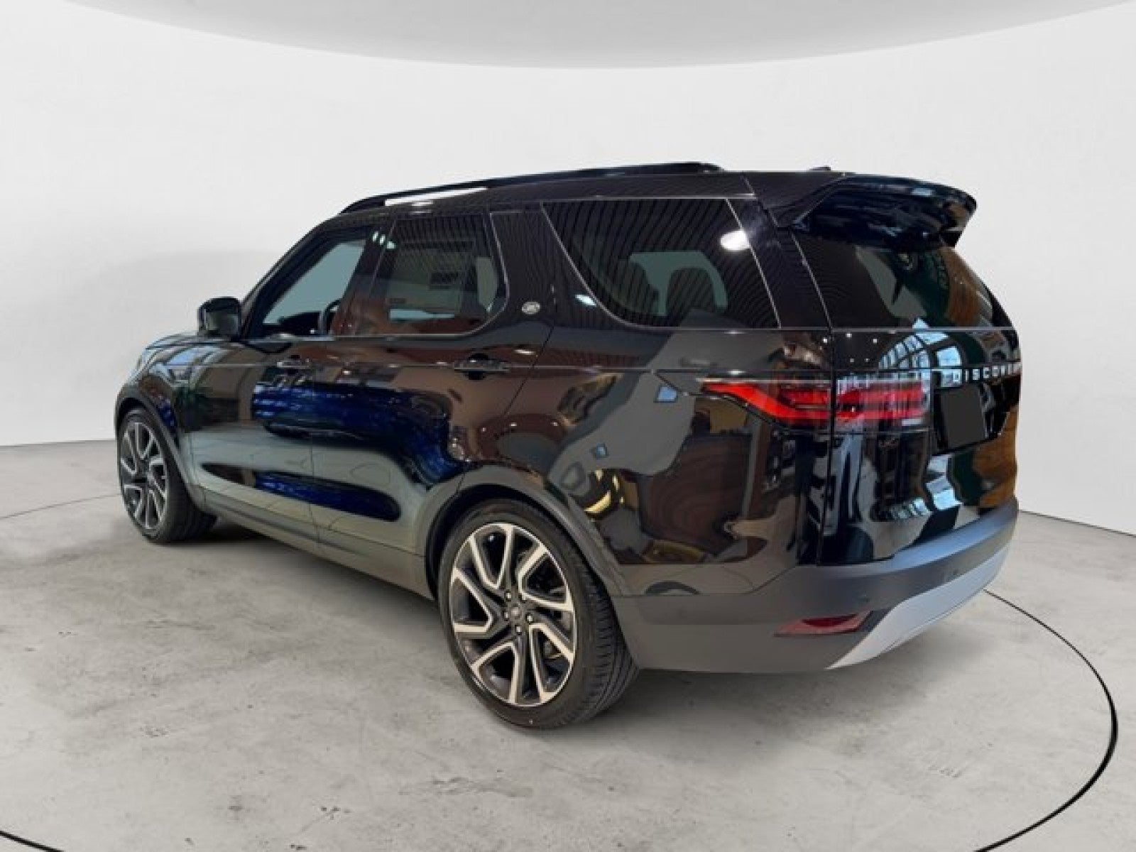 2024 Land Rover Discovery S