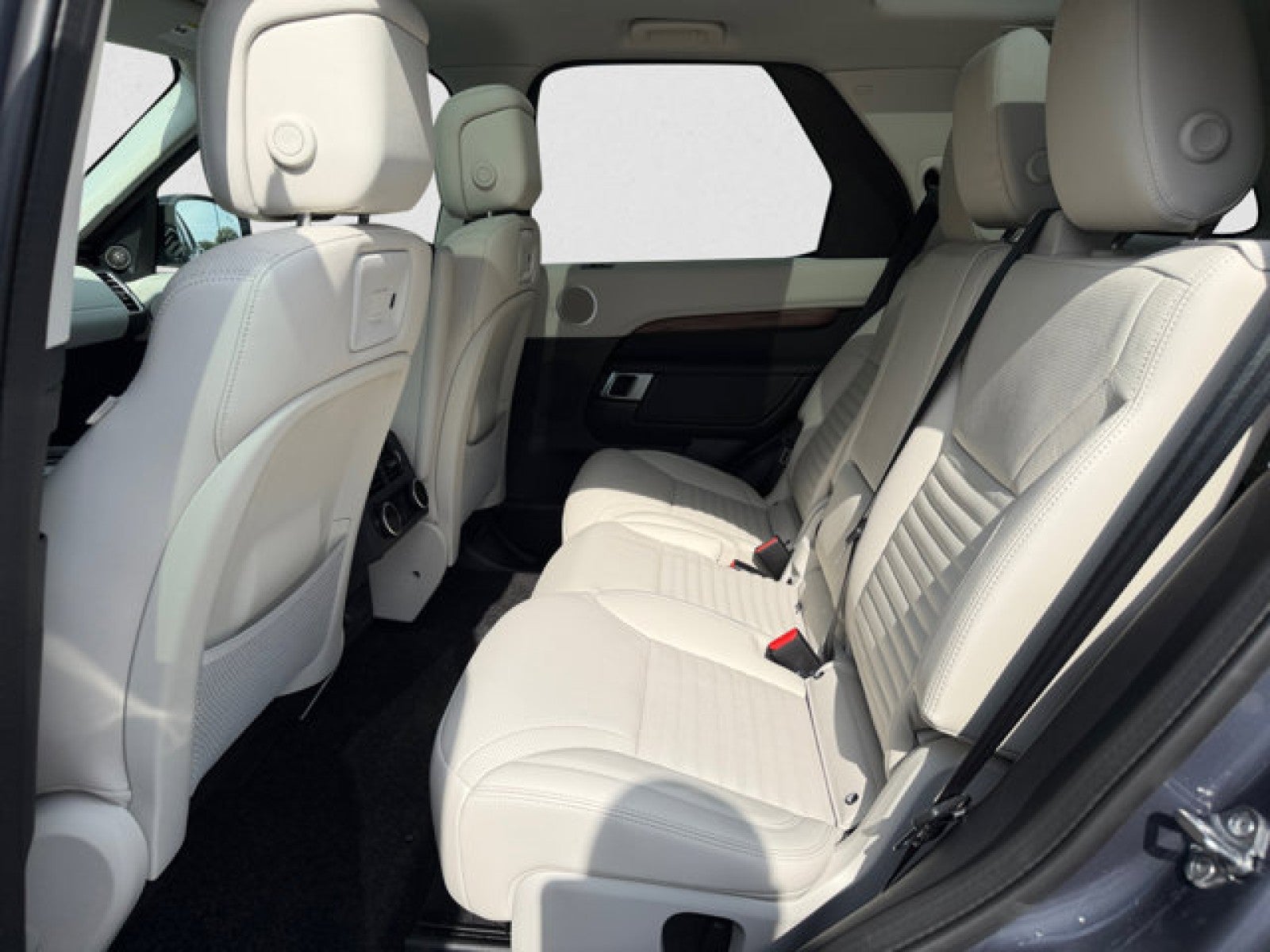 2024 Land Rover Discovery S