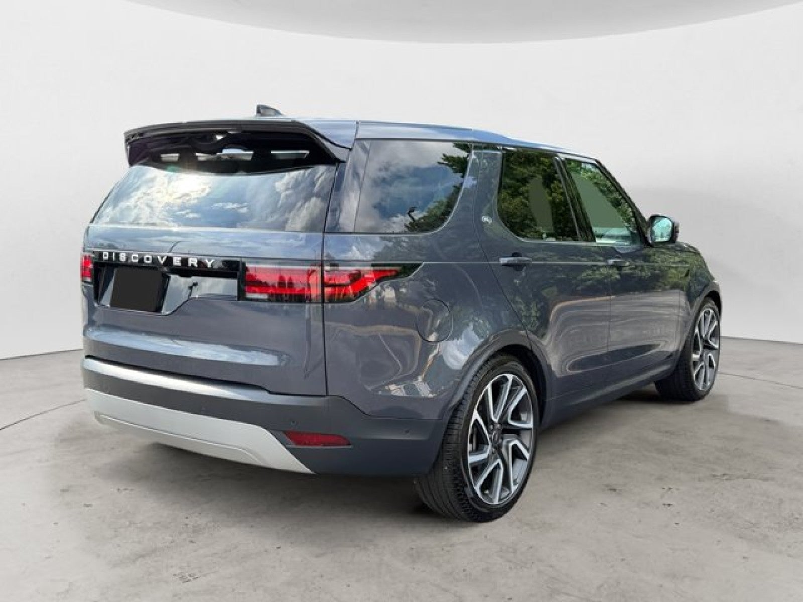 2024 Land Rover Discovery S