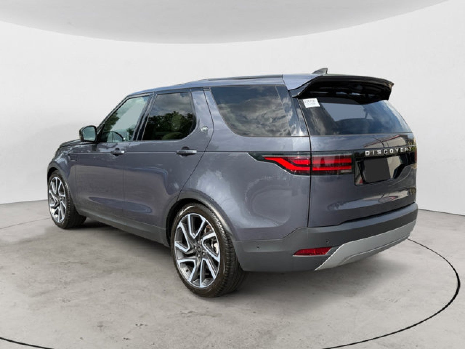 2024 Land Rover Discovery S