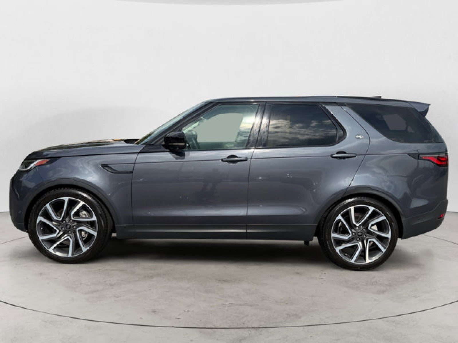 2024 Land Rover Discovery S