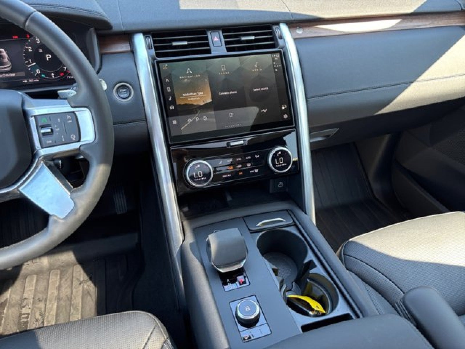 2024 Land Rover Discovery S