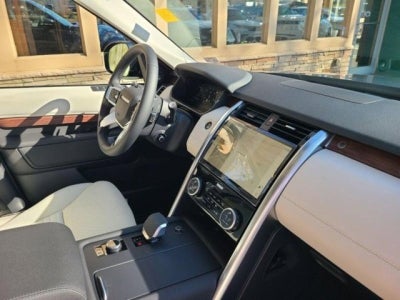 2024 Land Rover Discovery S