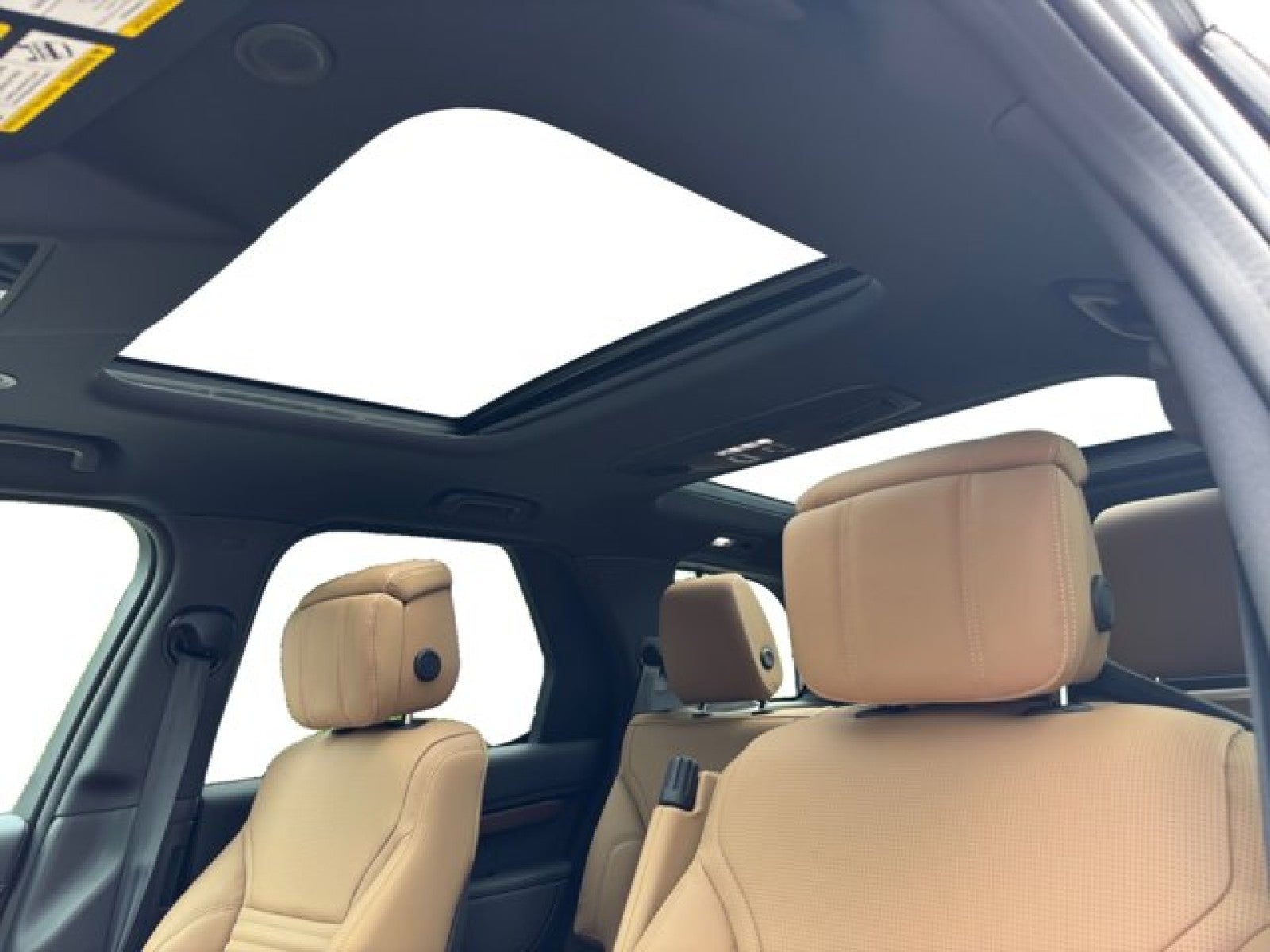 2025 Land Rover Discovery Dynamic SE