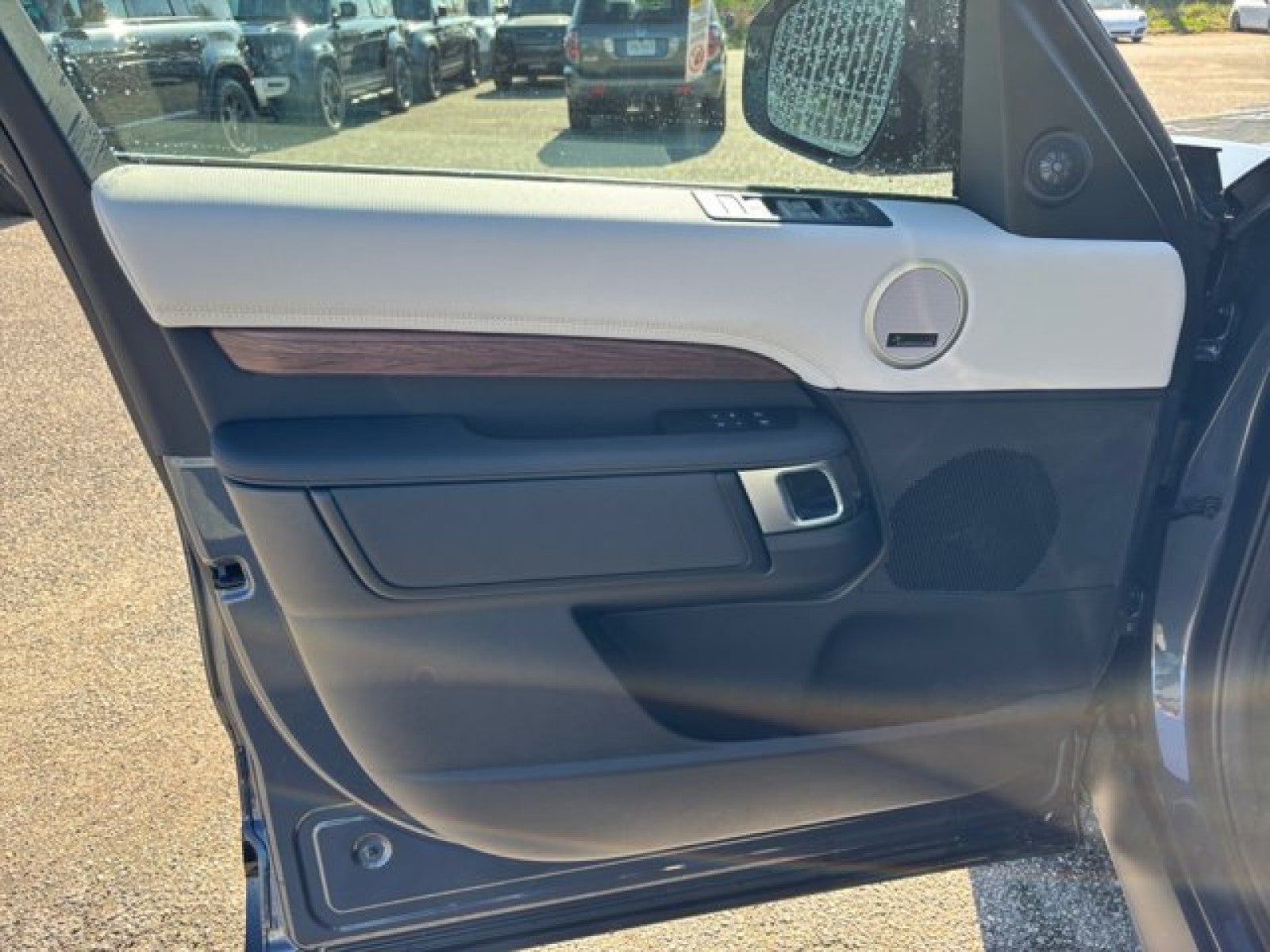 2025 Land Rover Discovery Dynamic SE