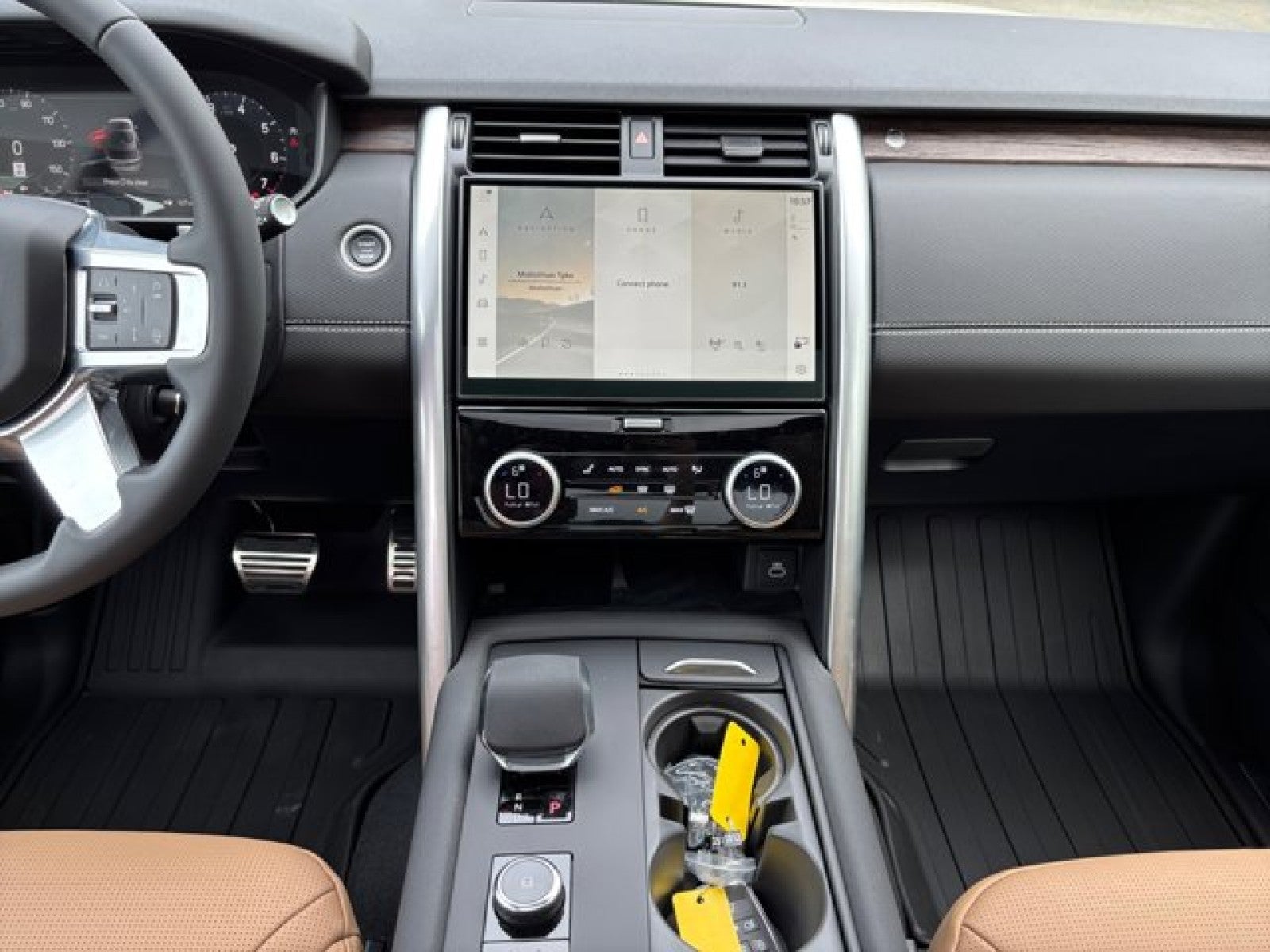 2025 Land Rover Discovery Dynamic SE