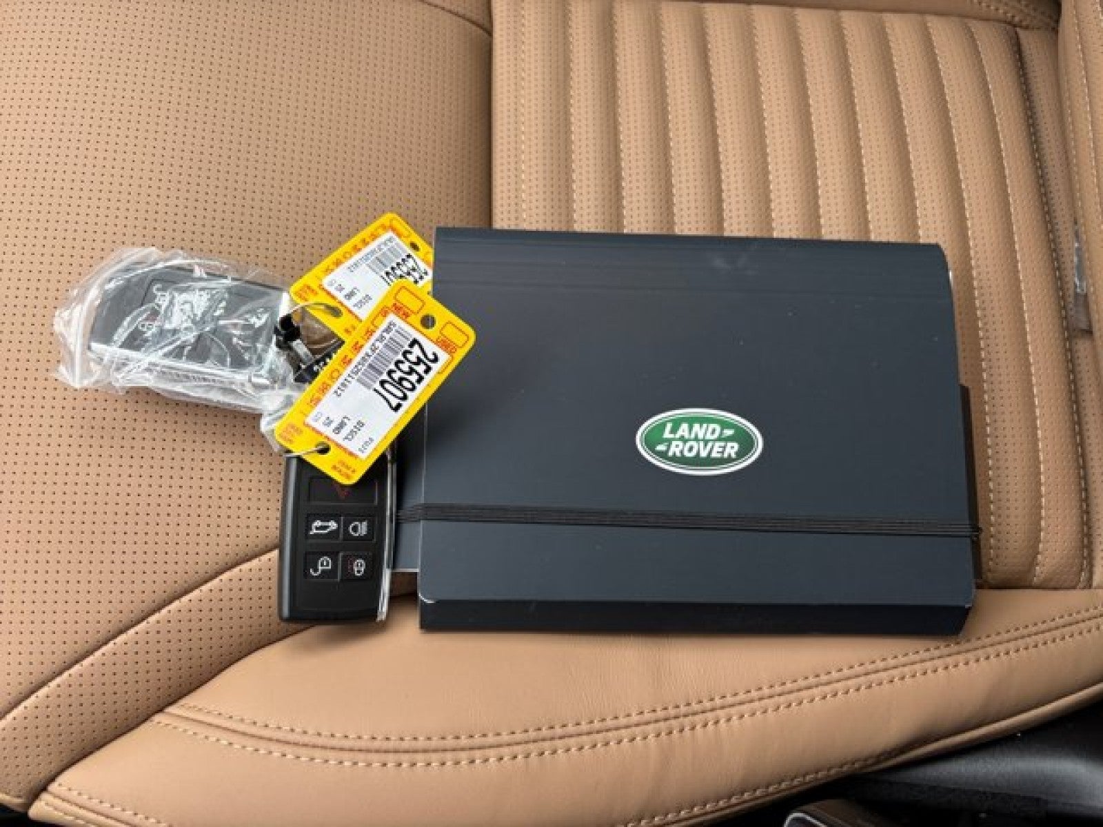 2025 Land Rover Discovery Dynamic SE