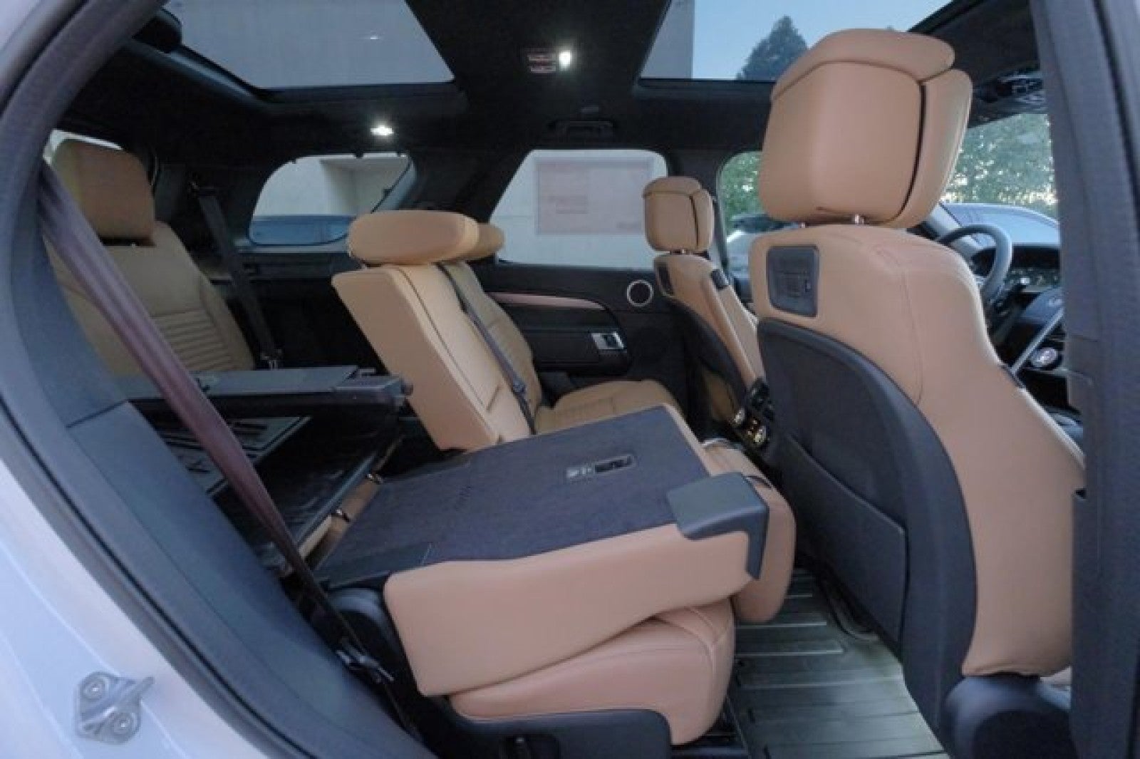 2025 Land Rover Discovery Dynamic SE