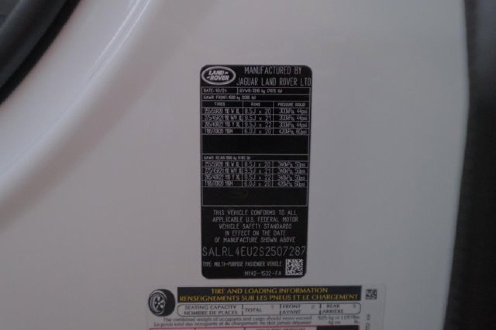 2025 Land Rover Discovery Dynamic SE