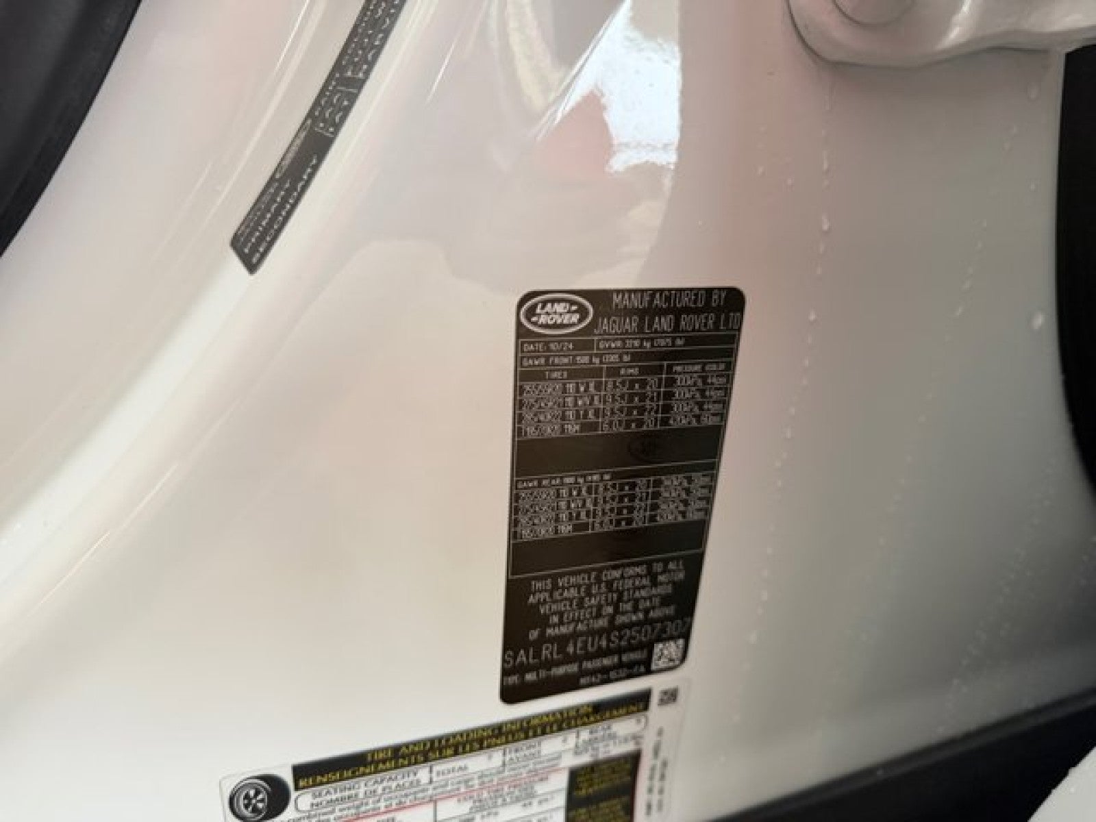 2025 Land Rover Discovery 35th Edition Dynamic SE