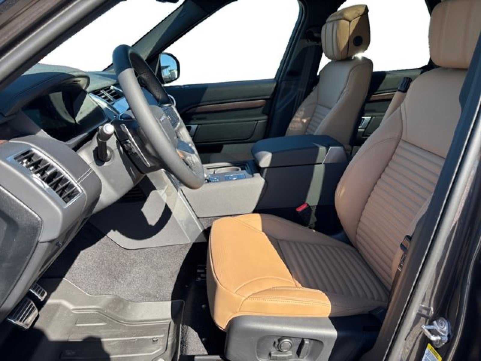 2025 Land Rover Discovery Dynamic SE