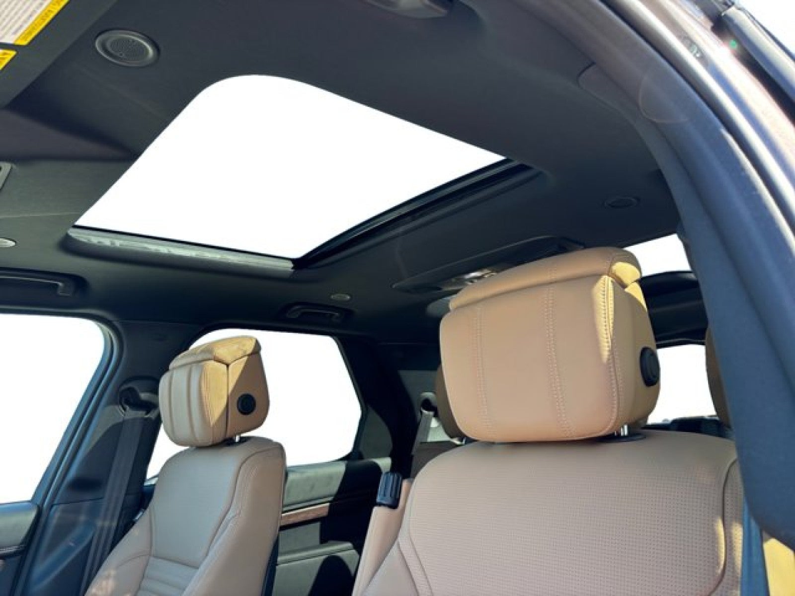 2025 Land Rover Discovery Dynamic SE