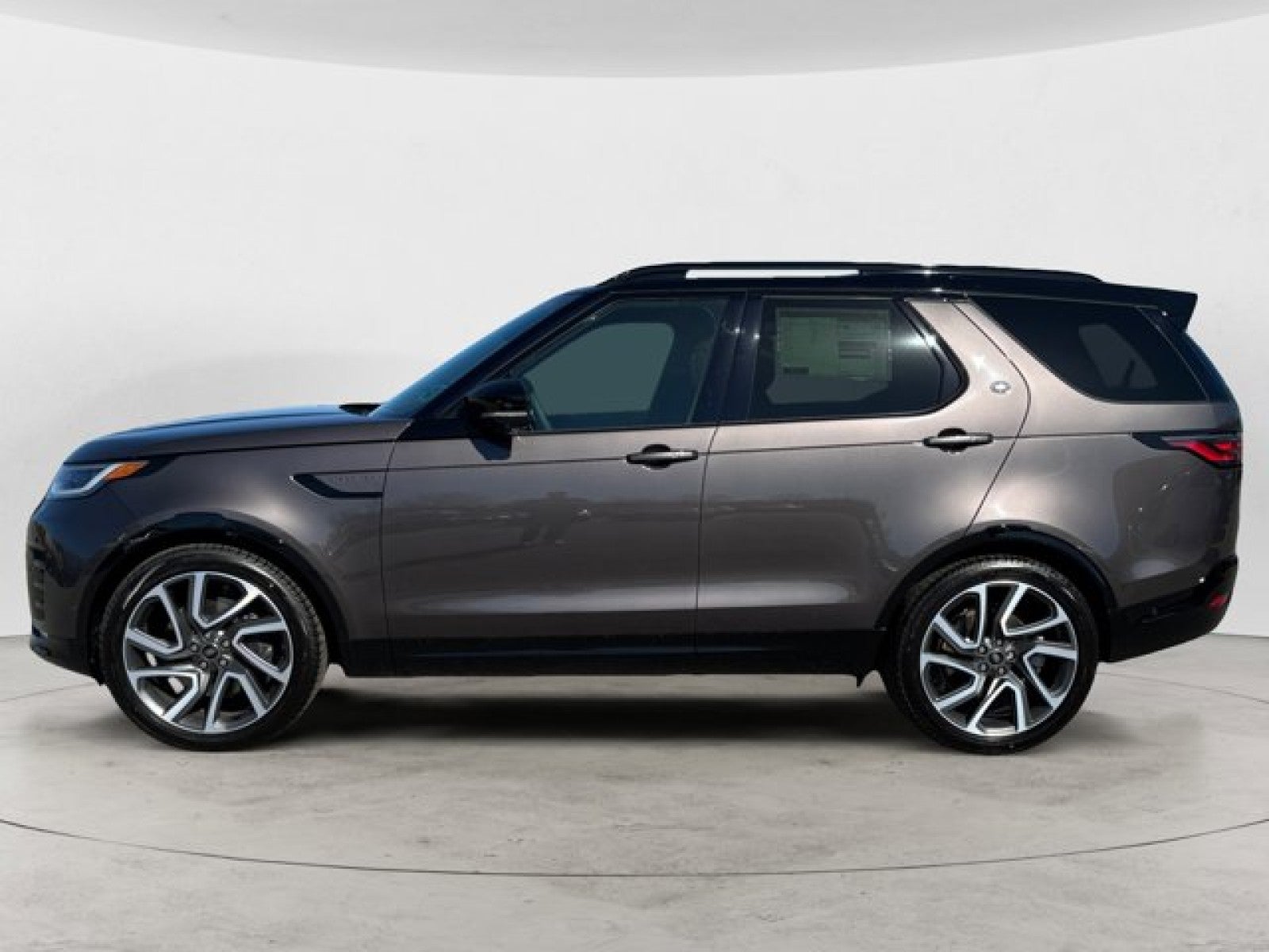 2025 Land Rover Discovery Dynamic SE