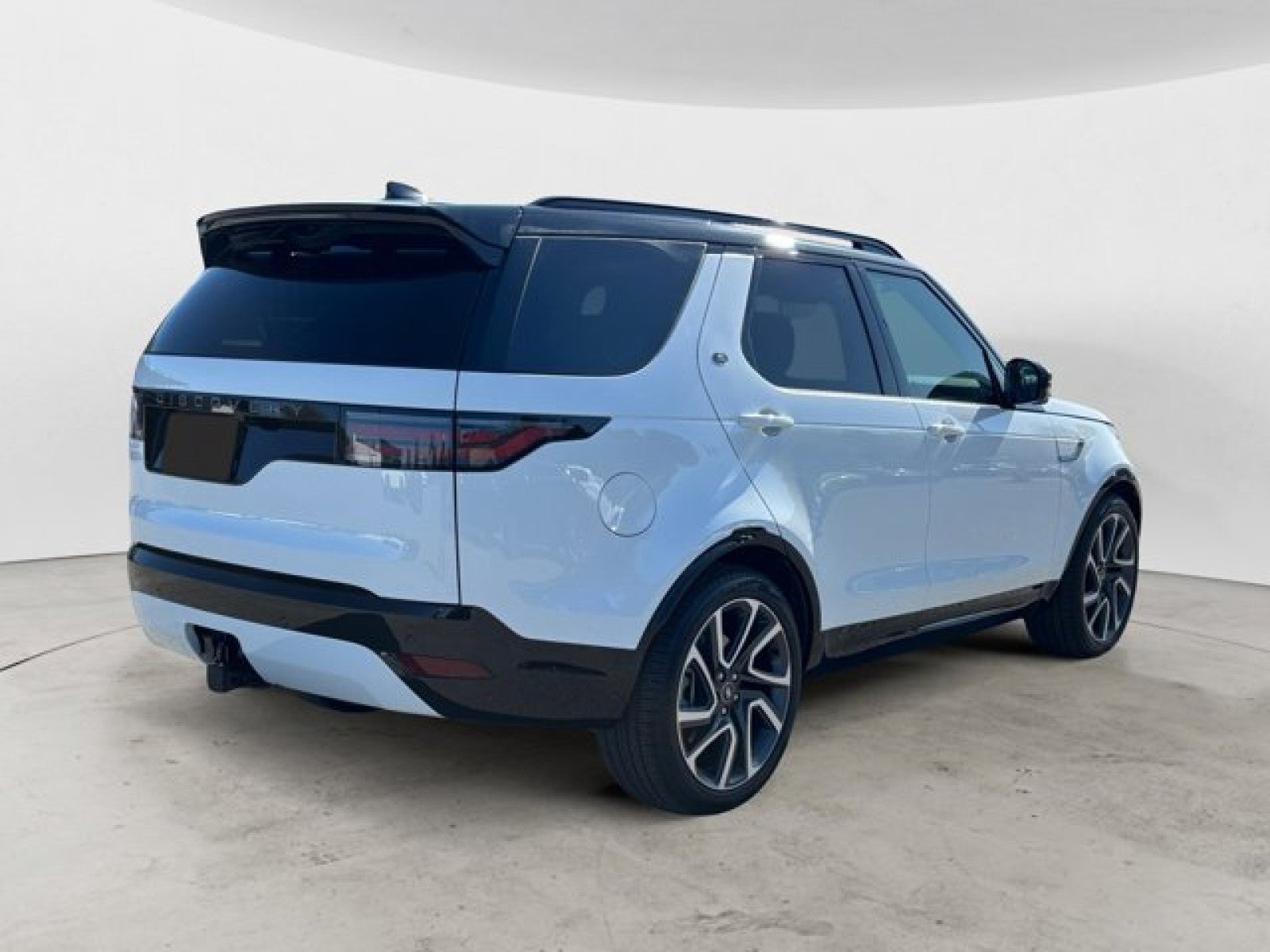 2025 Land Rover Discovery Dynamic SE