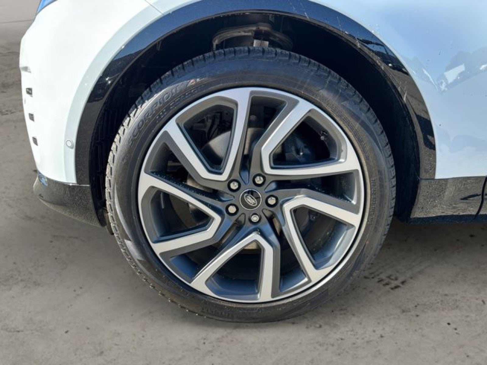 2025 Land Rover Discovery Dynamic SE