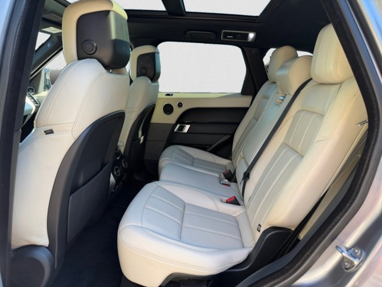 2022 Land Rover Range Rover Sport HSE Silver Edition