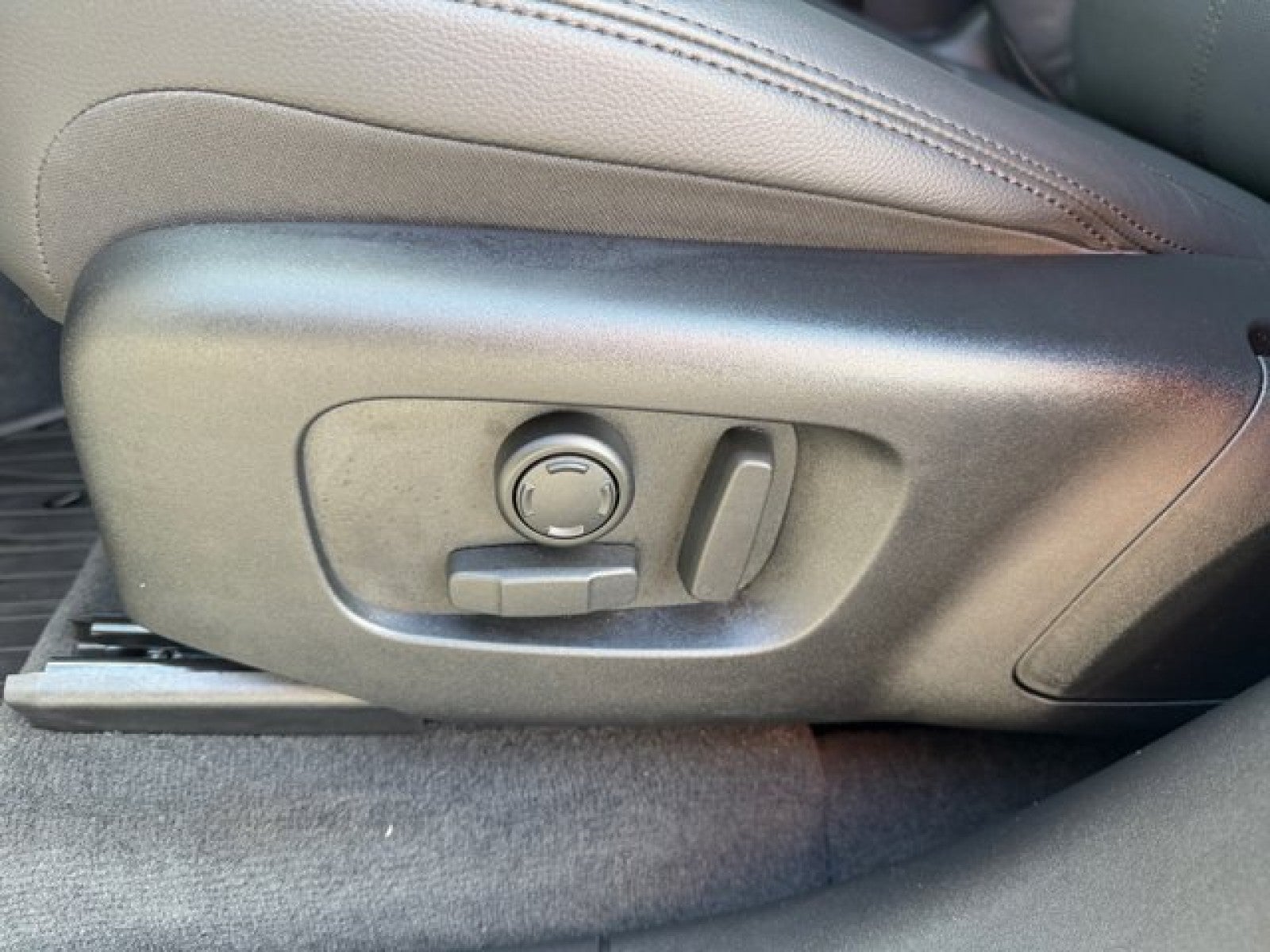 2025 Land Rover Range Rover Velar S