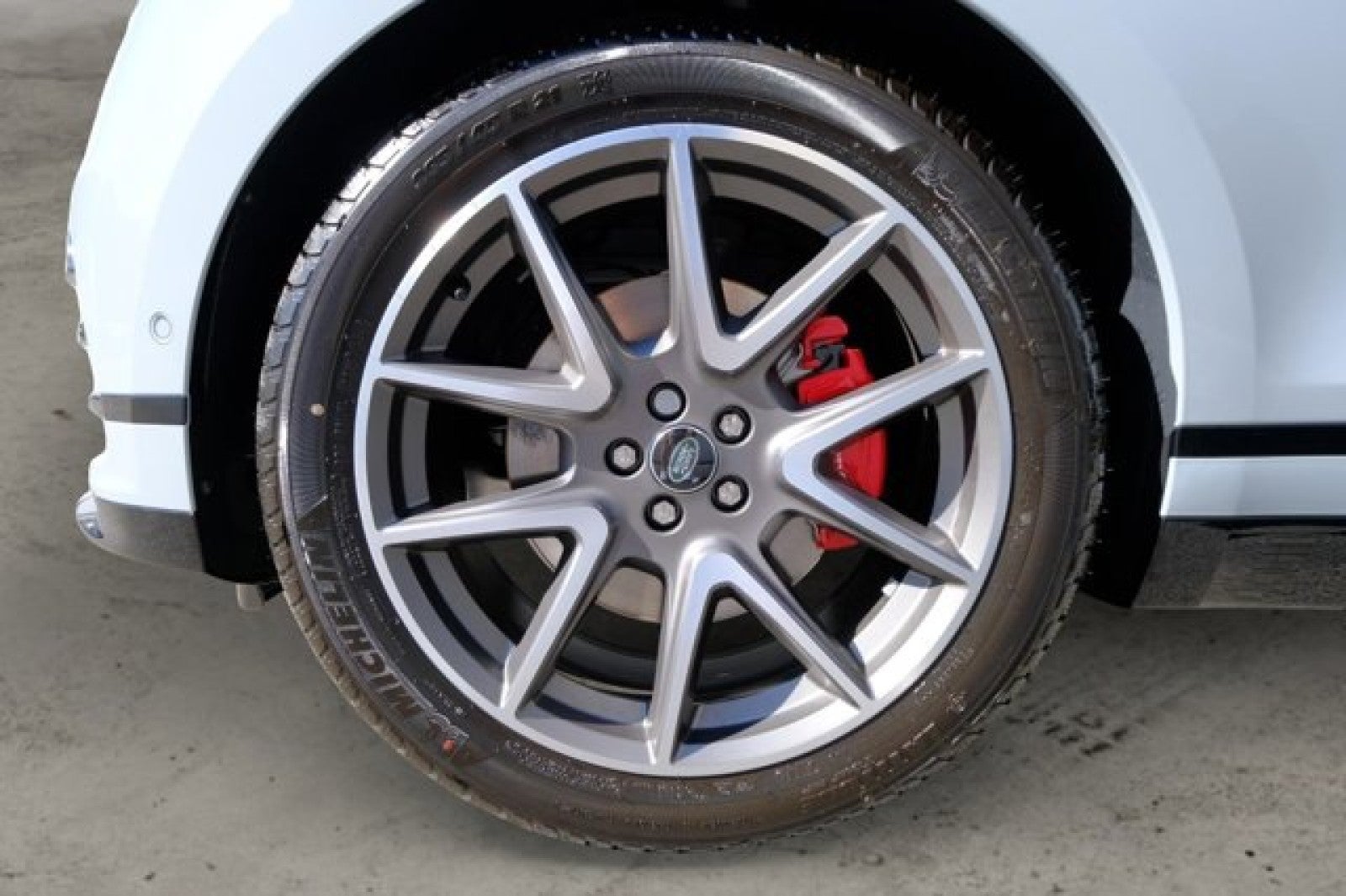 2025 Land Rover Range Rover Velar Dynamic SE