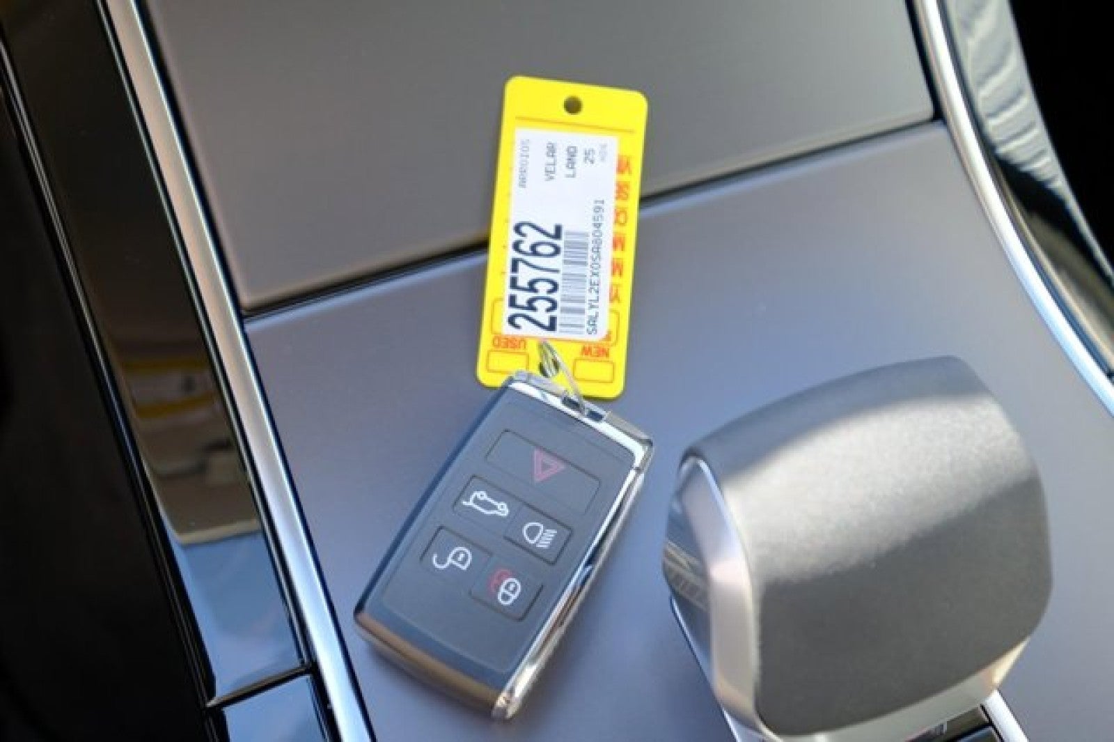 2025 Land Rover Range Rover Velar Dynamic SE