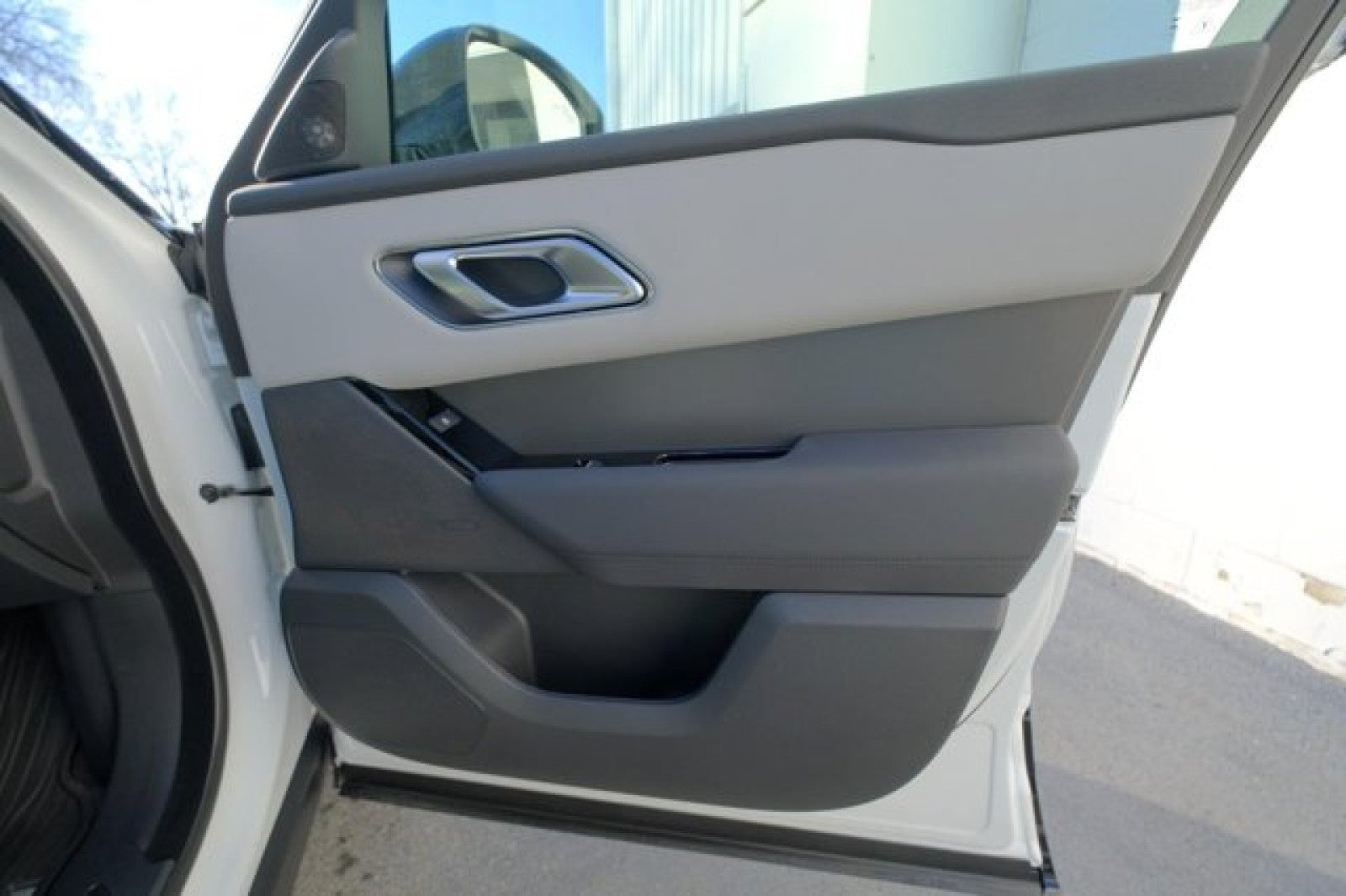 2025 Land Rover Range Rover Velar Dynamic SE